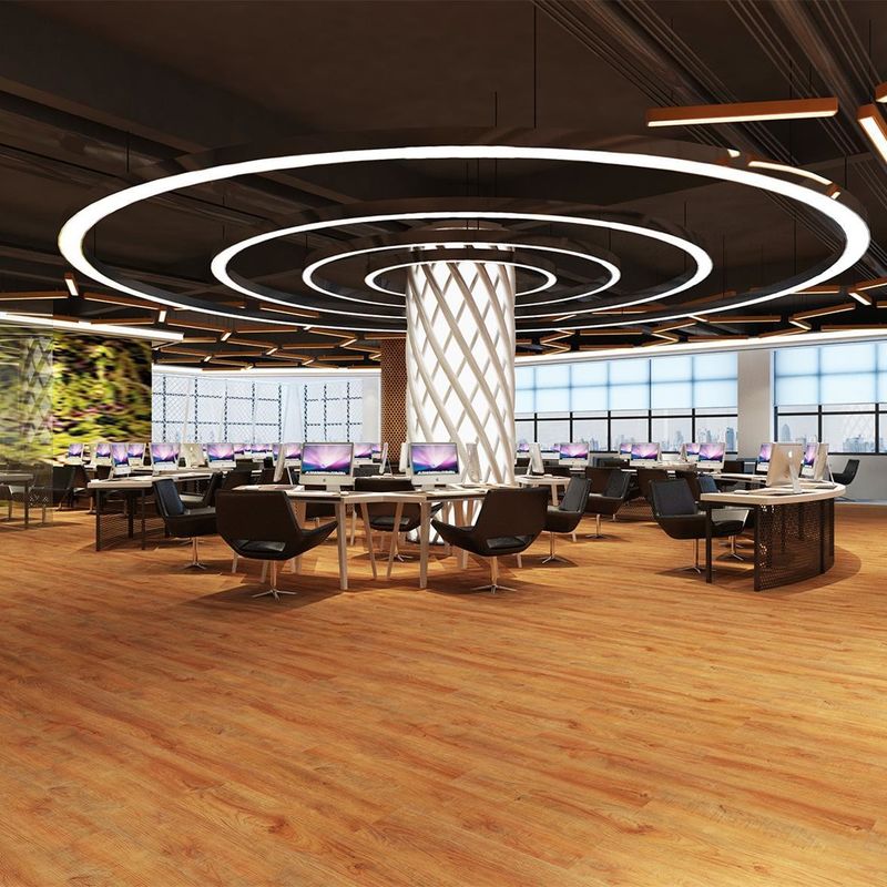 Hotel PVC podłogowy z drewnianym stylem projektowania szerokość 2m 79 