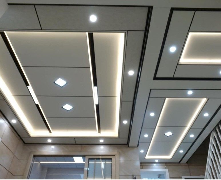 Płytki sufitowe aluminiowe dekoracyjne 2x2 Płytki sufitowe drewniane dla hoteli