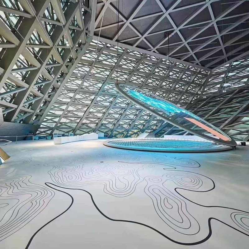 Relle Ekologiczne, odporne na zużycie i antypoślizgowe gumowe podłogi do sal wystawienniczych